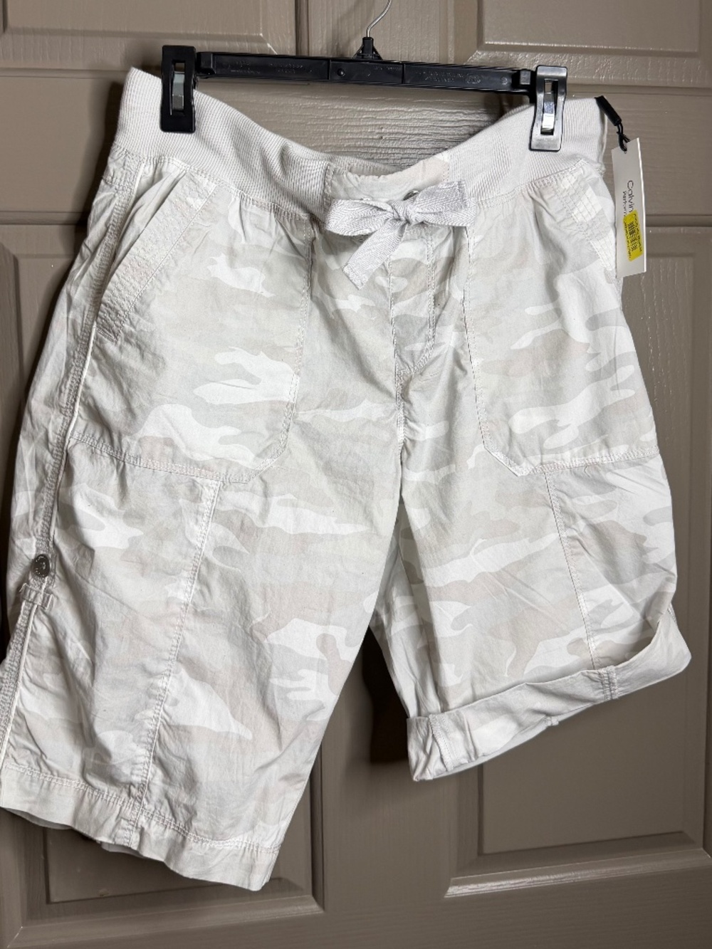 Calvin Klein Performance Cargo Shorts Size Large NWT